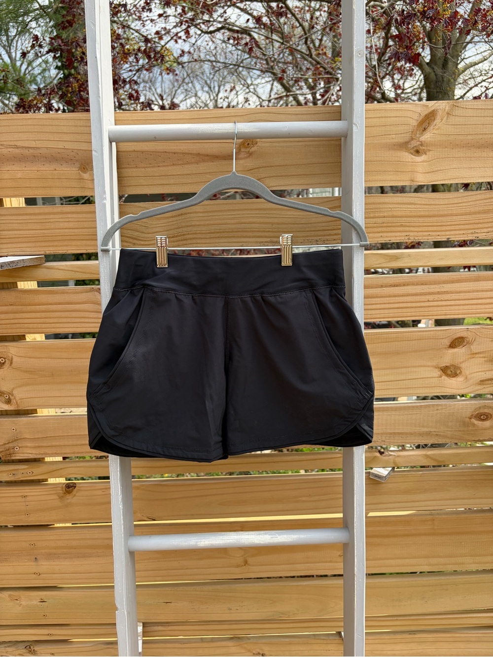 Lands’ End Women's Black Athletic Shorts - Lightweight Performance